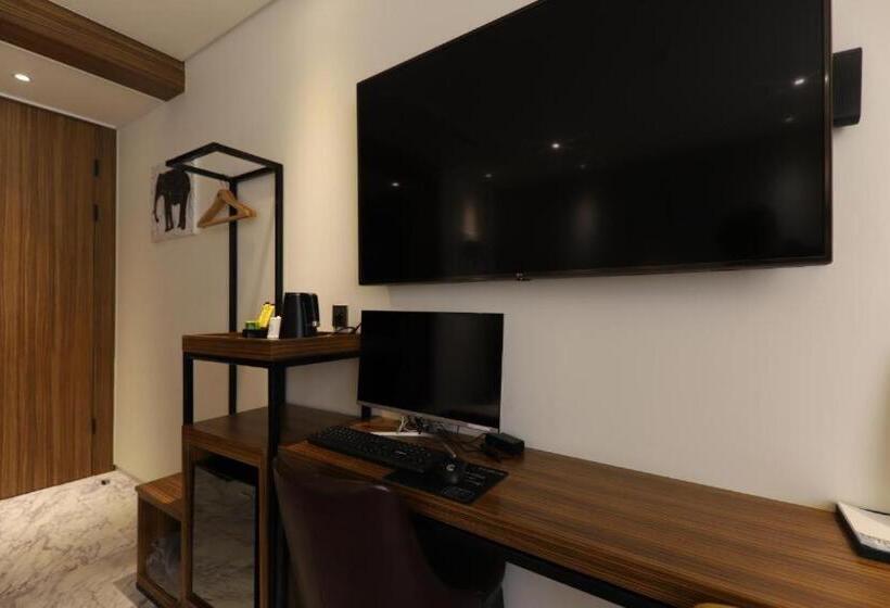 اتاق استاندارد, Brooks Business