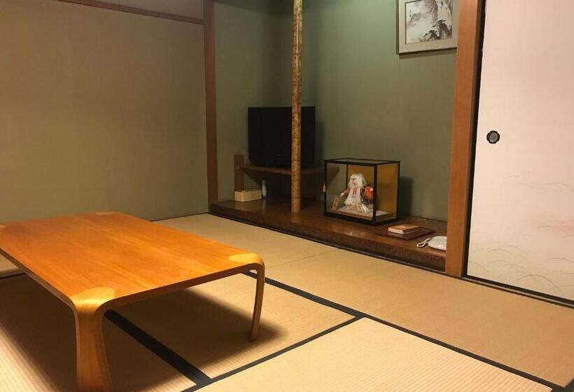 اتاق استاندارد چهار تخته, Shohakuen