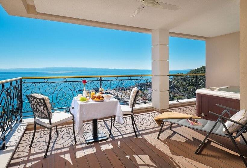 اتاق لوکس با تخت بزرگ, Villa Harmony