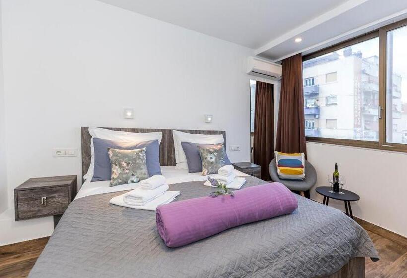 Номер Deluxe Вид на Город, Apinelo Tower Rooms