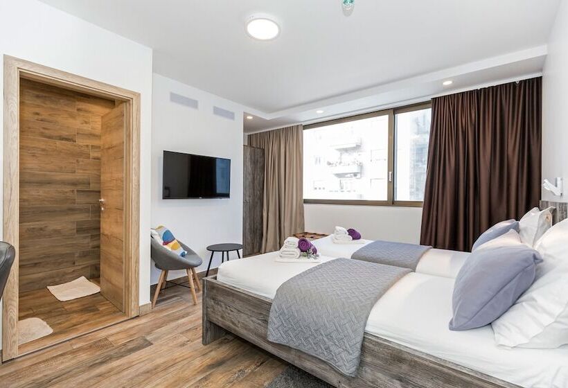 Номер Deluxe Вид на Город, Apinelo Tower Rooms