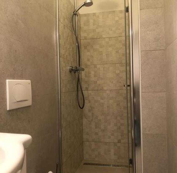 اتاق استاندارد با بالکن و چشم‌انداز دریا, Guesthouse Tariba
