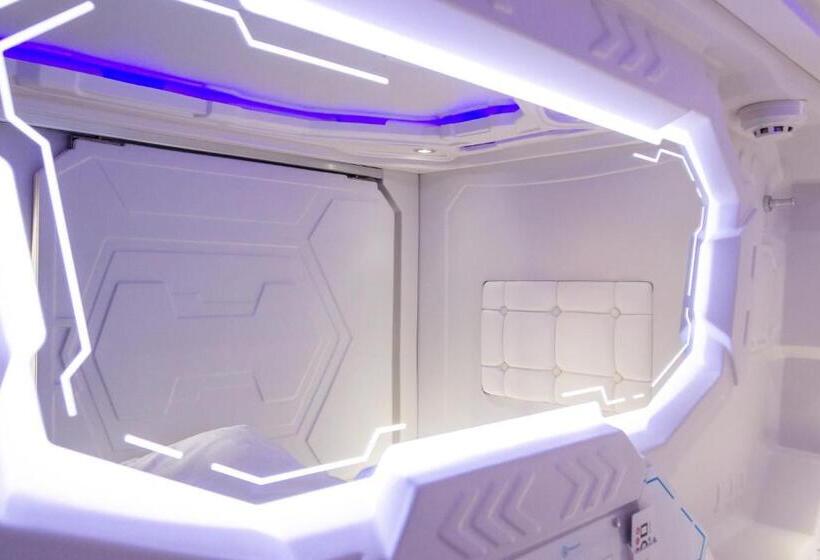 Capsule, Pod Inn