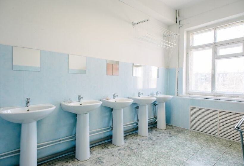4인용 스탠다드 룸, Zvezda Hostel