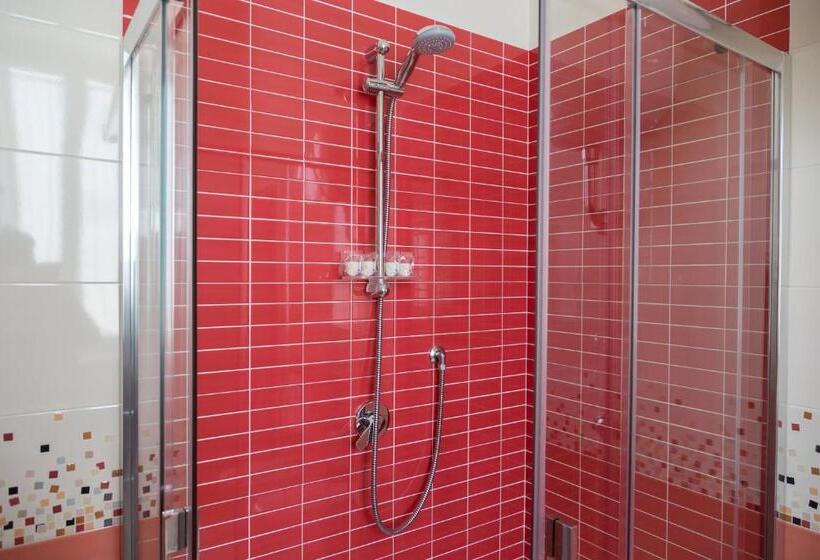Quarto Quádruplo Deluxe, Gleda Rooms Deluxe