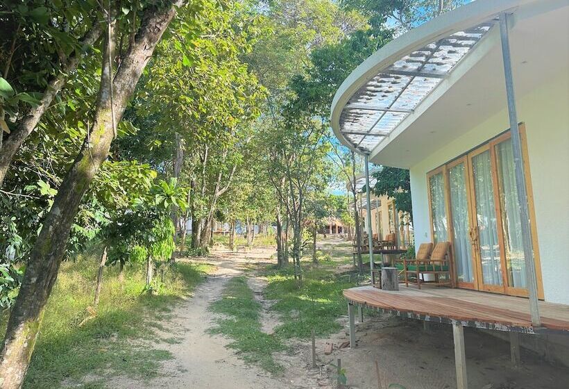 ویلای استاندارد با چشم‌انداز باغ, Long Beach Resort Koh Rong