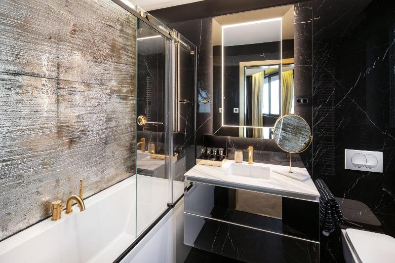 Deluxe Suite Sea View, Posh Residence Luxury Suites