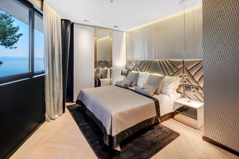 Deluxe Suite Sea View, Posh Residence Luxury Suites
