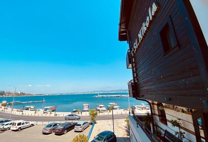 Номер Стандард Боковой Вид на Море с Балконом, Family Hotel Saint Nikola