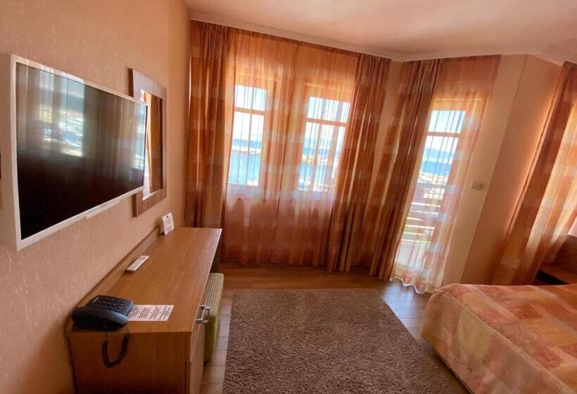 Люкс Вид на Море, Family Hotel Saint Nikola