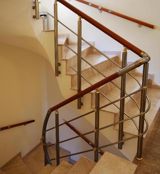 Quarto Standard Teto Inclinado, Family Hotel Saint Nikola