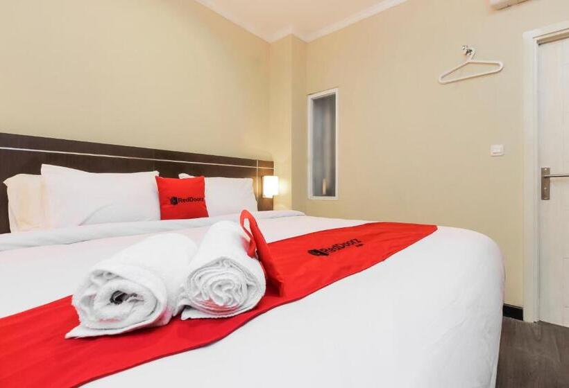 Номер Стандарт, Reddoorz Plus @ Thamrin