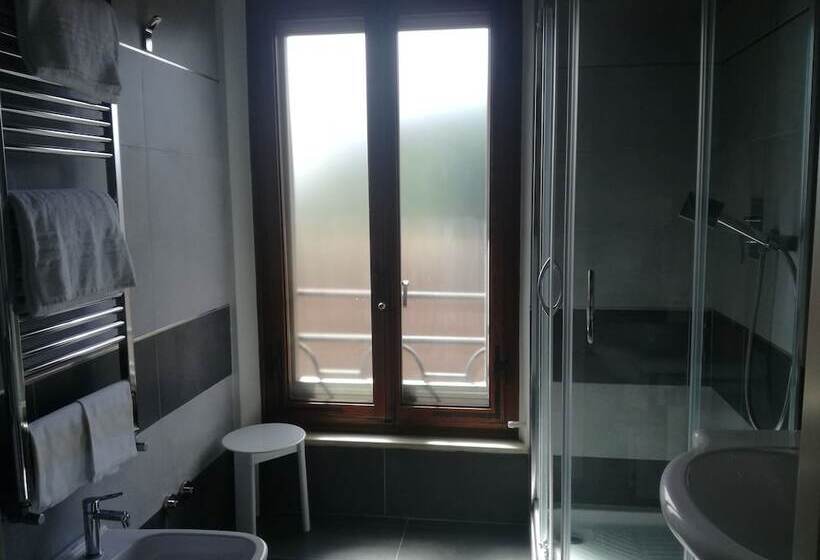 اتاق استاندارد سه نفره, Camollia Suites