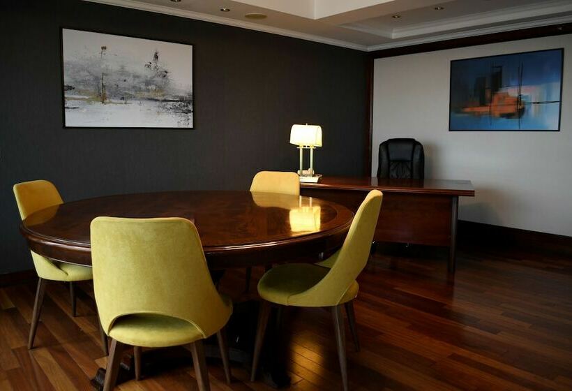 이그제큐티브 룸, Radisson Montevideo Victoria Plaza