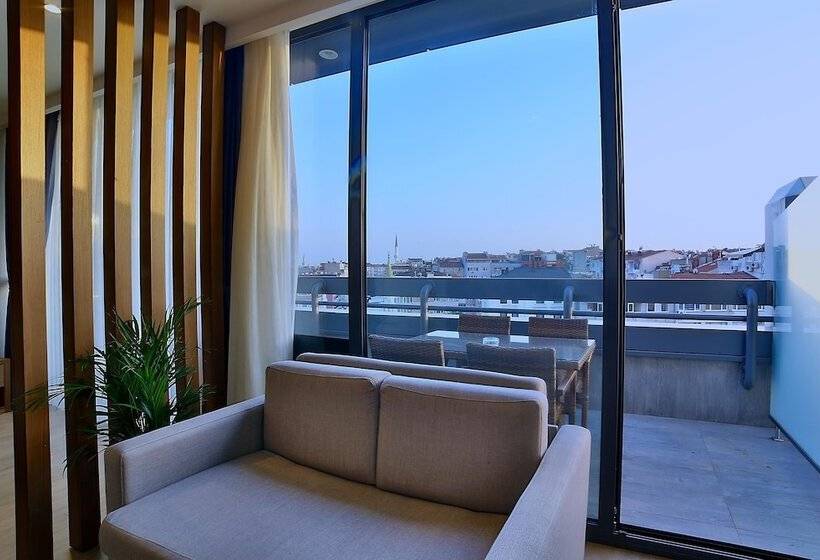 Suite with Terrace, Ramada By Wyndham Istanbul Old City