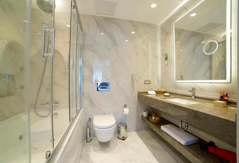 Люкс, Ramada By Wyndham İstanbul Taksim