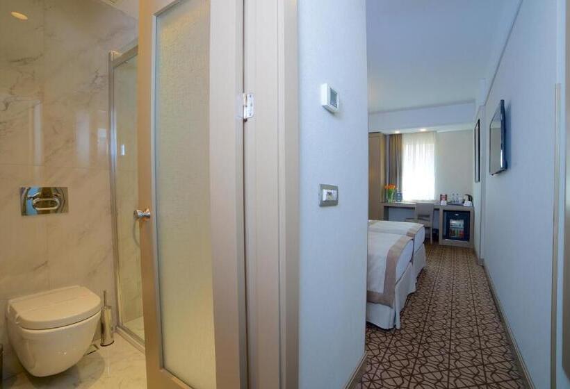 Номер Стандарт, Ramada By Wyndham İstanbul Taksim