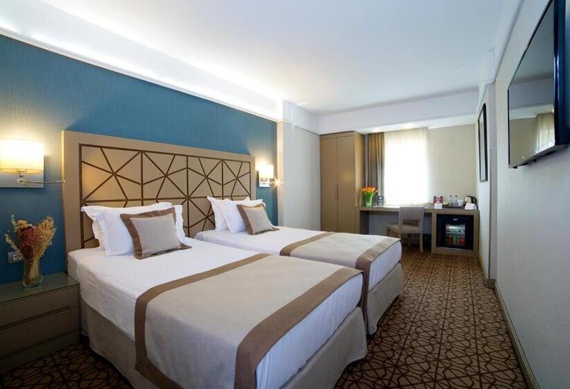 Номер Стандарт, Ramada By Wyndham İstanbul Taksim