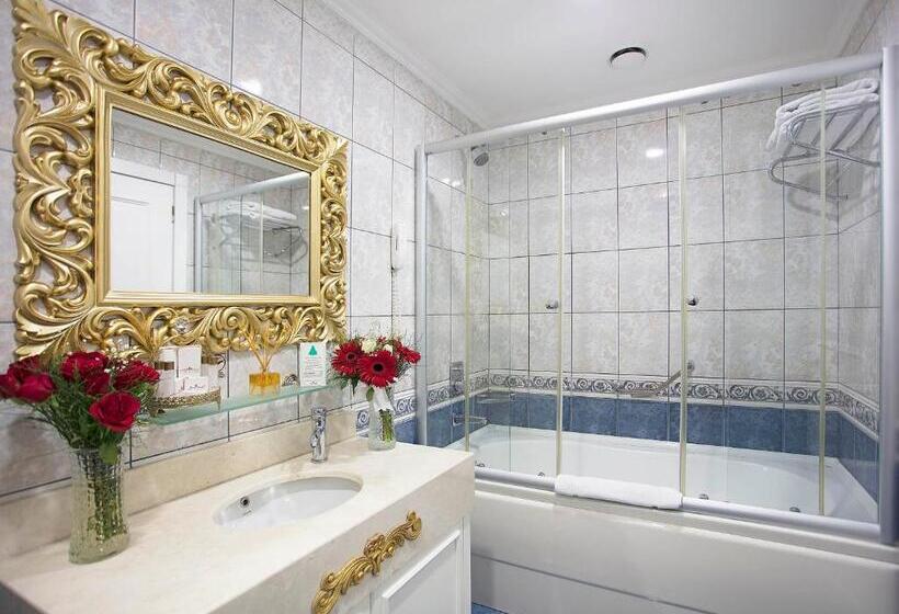 سوییت لوکس, Seres Hotel Old City