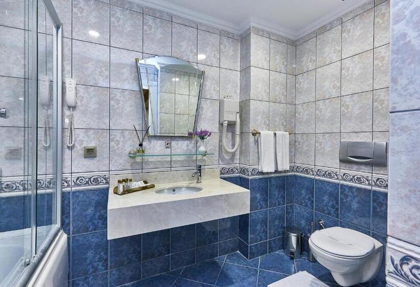 سوییت لوکس, Seres Hotel Old City