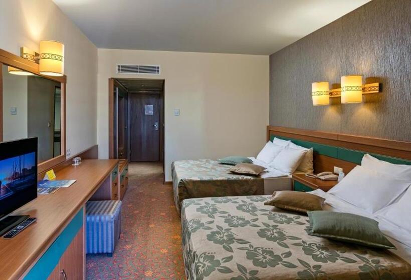Номер Deluxe Вид на Сад, özkaymak İncekum Resort