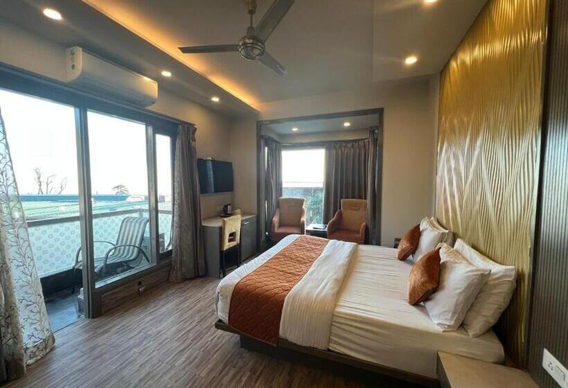 غرفة سوبيريور سرير كينج, Comfort Inn Silver Arch Hotel, Mussoorie
