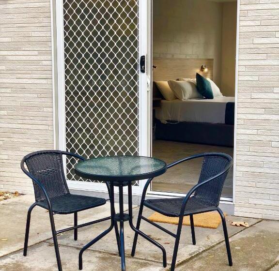 Трехместный Президентский, Gundagai Tourist Suites