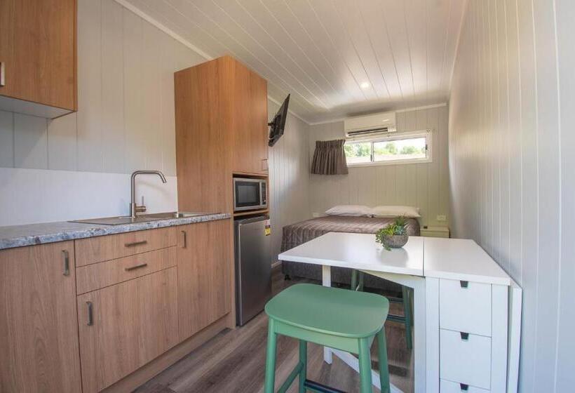 Номер Стандарт с Балконом, Gundagai Tourist Suites