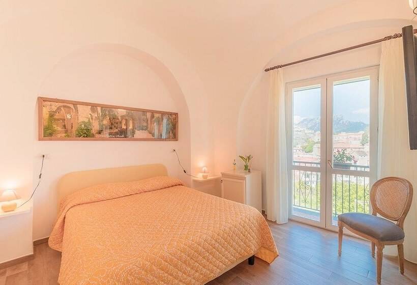 اتاق استاندارد با بالکن, Mimi B&b