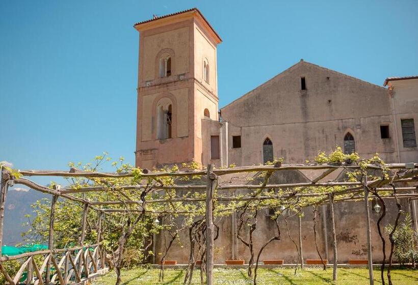 اتاق خانوادگی, Mimi B&b