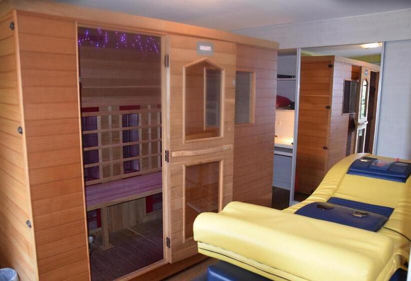 Номер Стандарт, Le Chateau De Frankie Spas Saunas