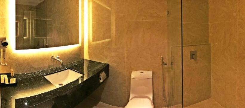 Quarto Familiar Deluxe, Legend Boutique