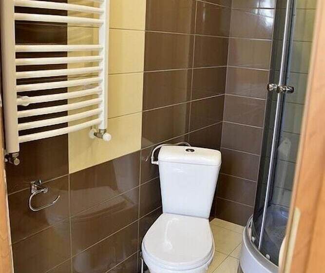 Quarto Estandar, Dom Gościnny Gerus