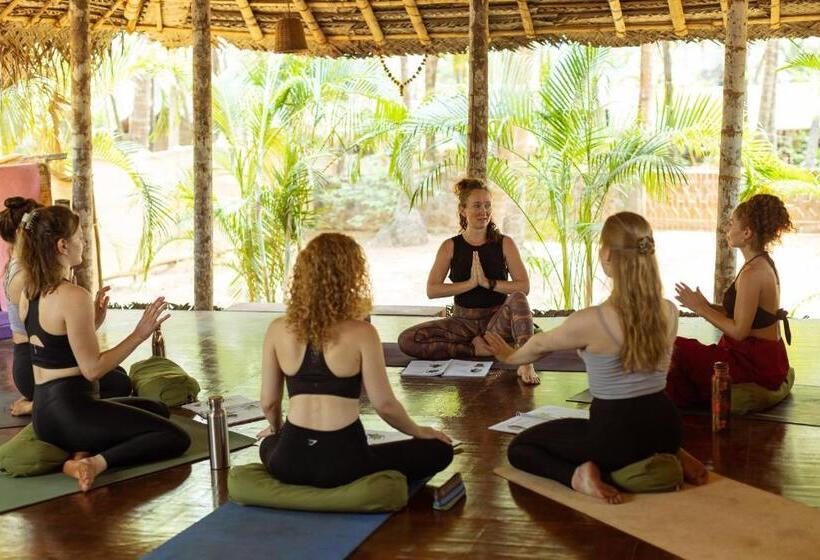 标准间带阳台, Palm Trees Ayurvedic Heritage
