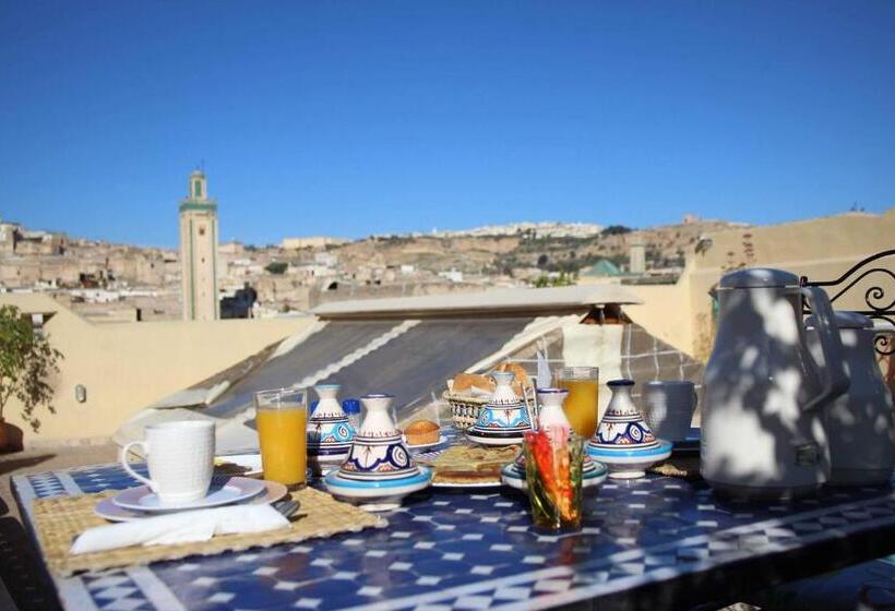 اتاق استاندارد سه نفره, Riad Gzira Fez