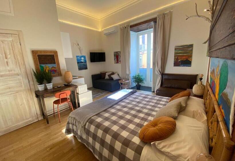 استودیوی استاندارد, Corso 211 Beds & Suites