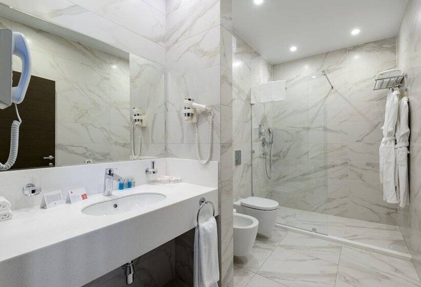 اتاق سوپریور, Azimut Hotel Kyzyl