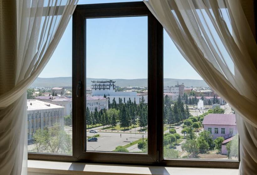 اتاق سوپریور سه تخته, Azimut Hotel Kyzyl