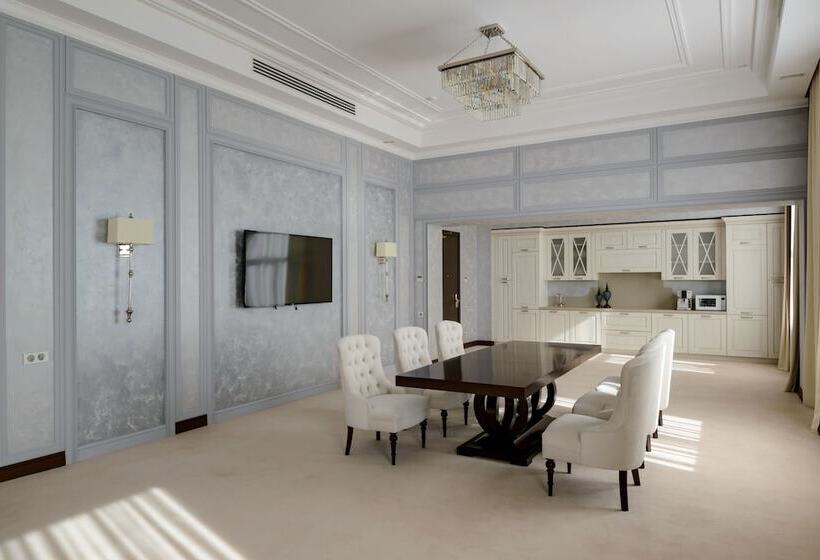 سوئیت 2 خوابه, Azimut Hotel Kyzyl