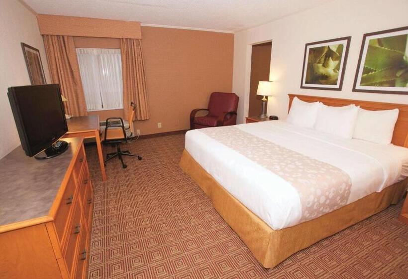Люкс Deluxe Кровать Кинг, Americinn By Wyndham Glendale Milwaukee