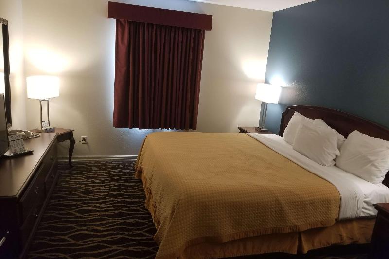 Люкс 2 Спальни, Days Inn And Suites By Wyndham Sikeston