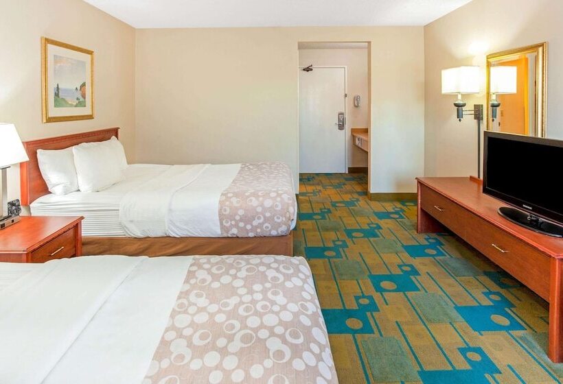 Номер Стандарт 2 Двуспальные Кровати, La Quinta Inn By Wyndham Milwaukee Airport / Oak Creek