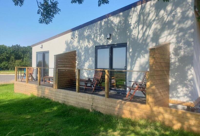 Quarto Superior Cama King, Open Acres Accommodation And Airport Parking