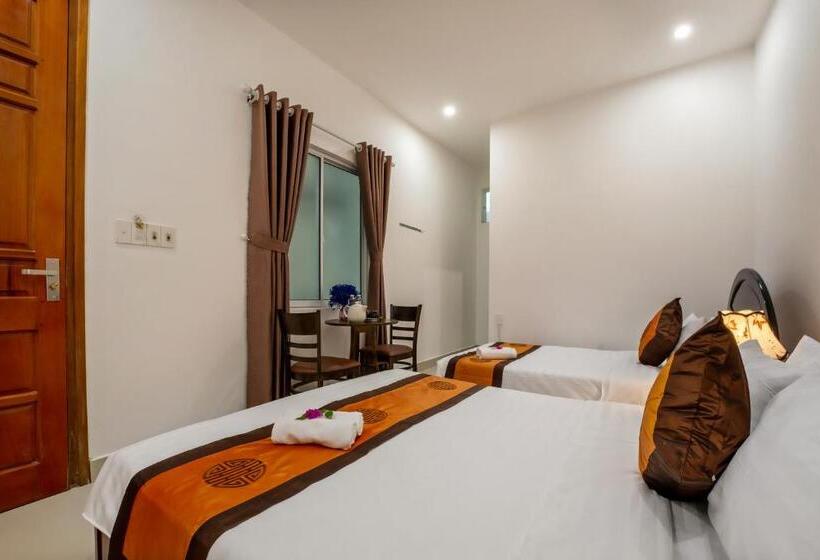 اتاق خانوادگی, Sam Sam Homestay