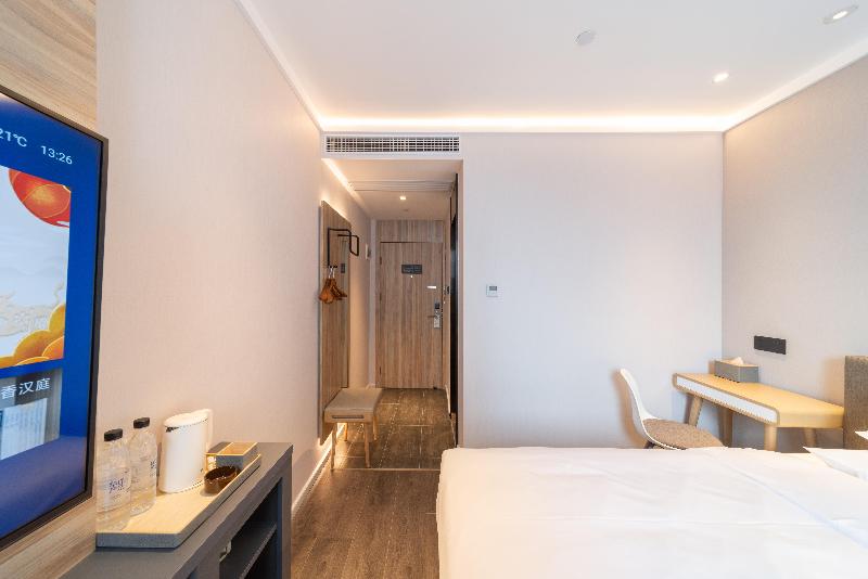 Номер Стандарт Кровать Кинг Адаптированный для Инвалидов, Holiday Inn Express & Suites   Beaver Dam, An Ihg