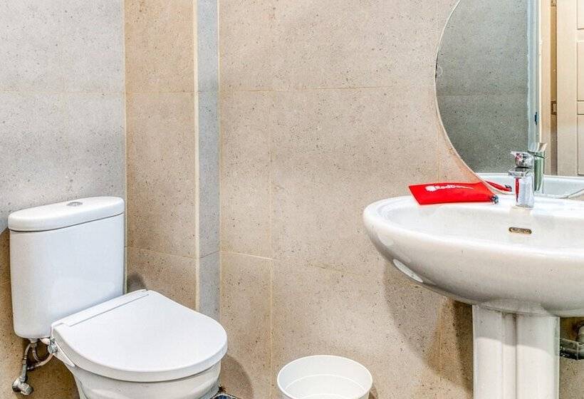 Люкс, Reddoorz Plus Near Taman Ismail Marzuki