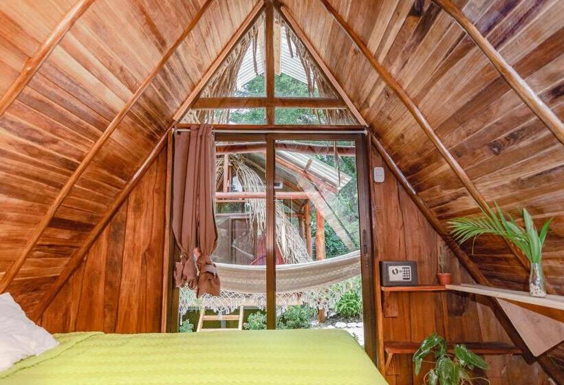 Standard Tent, El Gato Rojas Surf Hostel