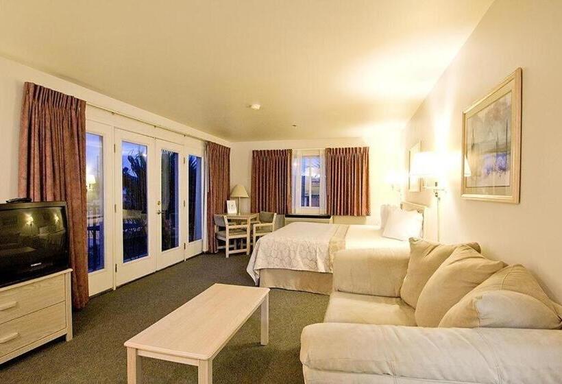 Deluxe Suite King Bed, North Shore Inn At Lake Mead