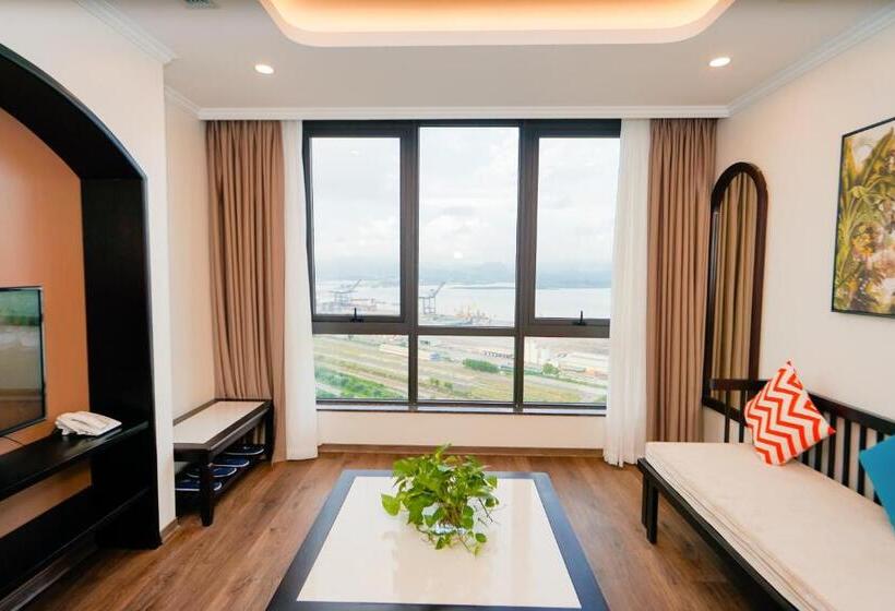 سوییت با چشم‌انداز دریا, D Lioro Hotel & Resort