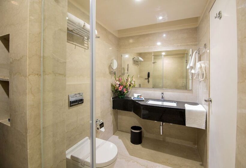 سوییت جونیور, Ziona Luxurious